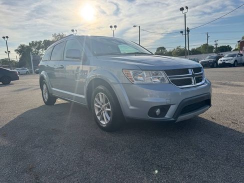 Used 2013 Dodge Journey SXT FWD image 3