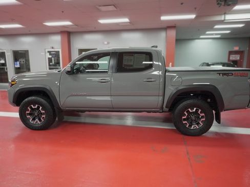 Certified 2023 Toyota Tacoma TRD Off-Road image 4