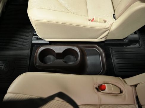 Used 2022 Toyota Highlander Platinum image 29