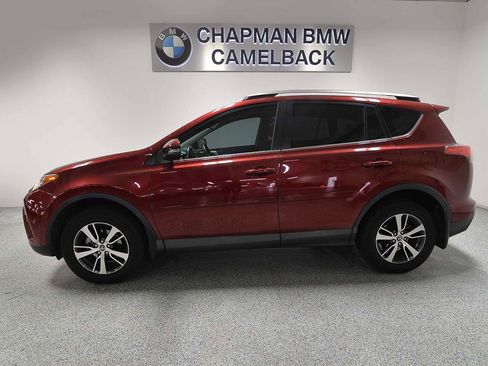 Used 2018 Toyota RAV4 XLE FWD image 3