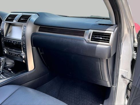 Used 2019 Lexus GX 460 w/ Navigation Package AWD/4WD image 16