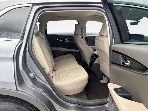 Used 2022 Lincoln Nautilus AWD w/ Premium Package image 17