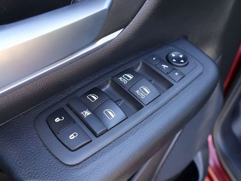 Used 2021 RAM 1500 Big Horn image 14