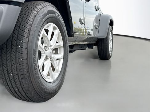 Used 2023 Jeep Wrangler Unlimited Sport AWD/4WD image 16