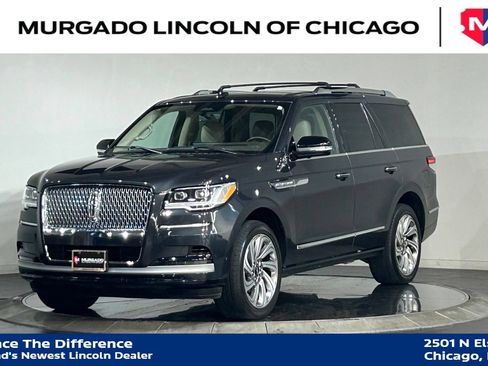 Used 2023 Lincoln Navigator Reserve AWD/4WD image 4