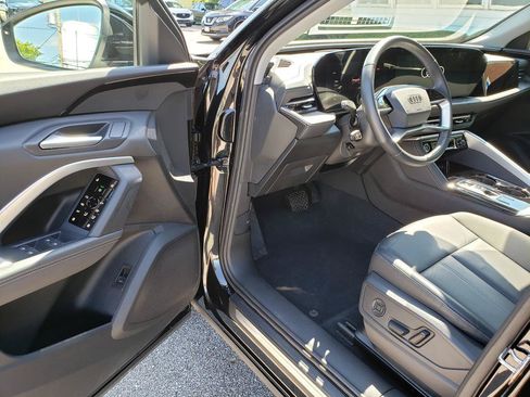Used 2025 Audi Q5 Premium w/ Convenience Package AWD/4WD image 8
