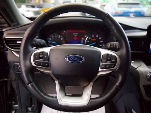 Certified 2024 Ford Explorer XLT w/ Equipment Group 202A AWD/4WD image 10