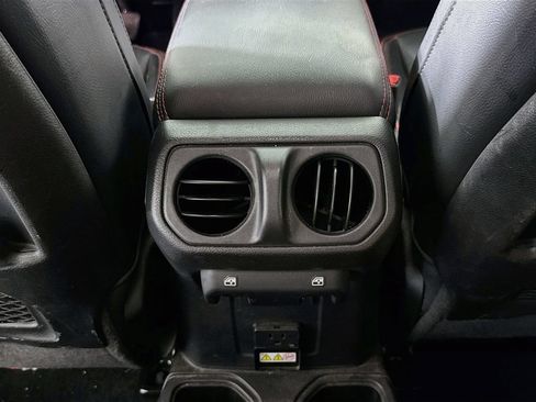 Used 2020 Jeep Gladiator Rubicon AWD/4WD image 24