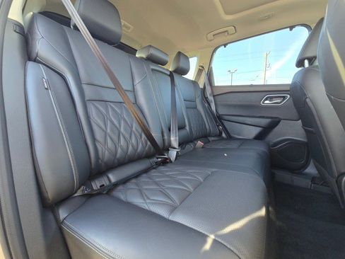 Used 2023 Nissan Rogue Platinum w/ Platinum Premium Package image 15