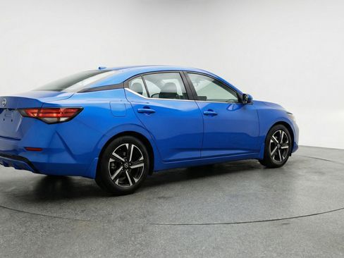 Used 2025 Nissan Sentra SV FWD image 9