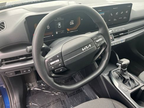 Used 2025 Kia K4 FWD image 27