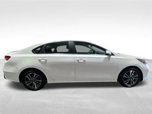 Used 2024 Kia Forte LXS image 4