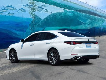 Used 2019 Lexus ES 350 F Sport w/ Accessory Package 2
