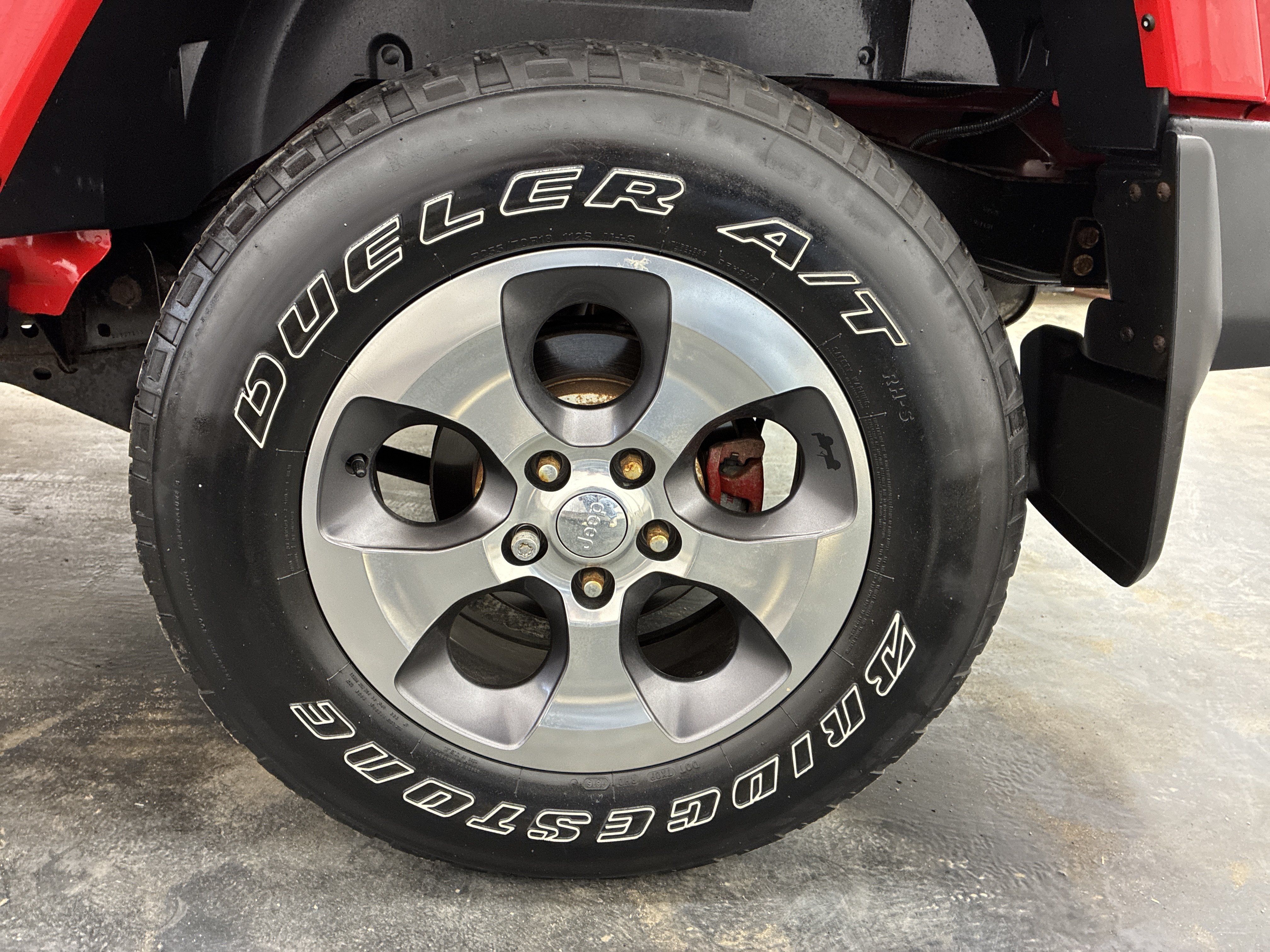 Used 2016 Jeep Wrangler Unlimited Sahara w/ Dual Top Group AWD/4WD image 22