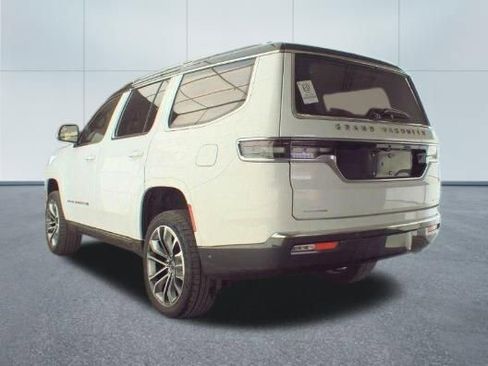 Used 2022 Jeep Grand Wagoneer Series III w/ Rear Seat Video Group 1 image 6