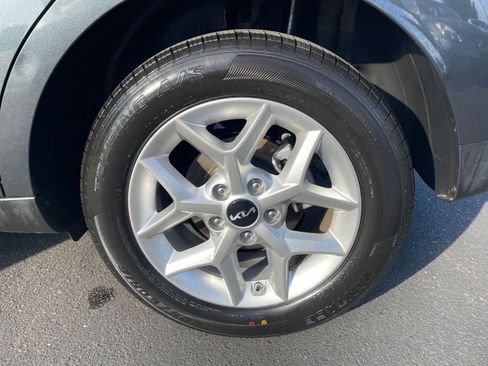 Used 2025 Kia Soul LX w/ LX Technology Package image 24