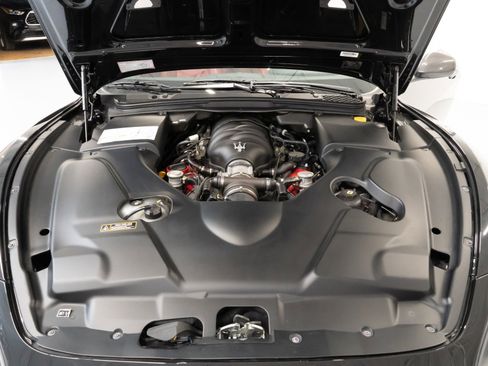 Used 2012 Maserati GranTurismo MC image 41