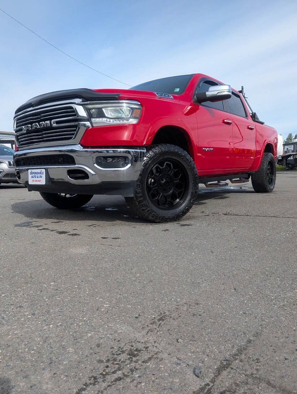 Used 2022 RAM 1500 Laramie AWD/4WD image 3