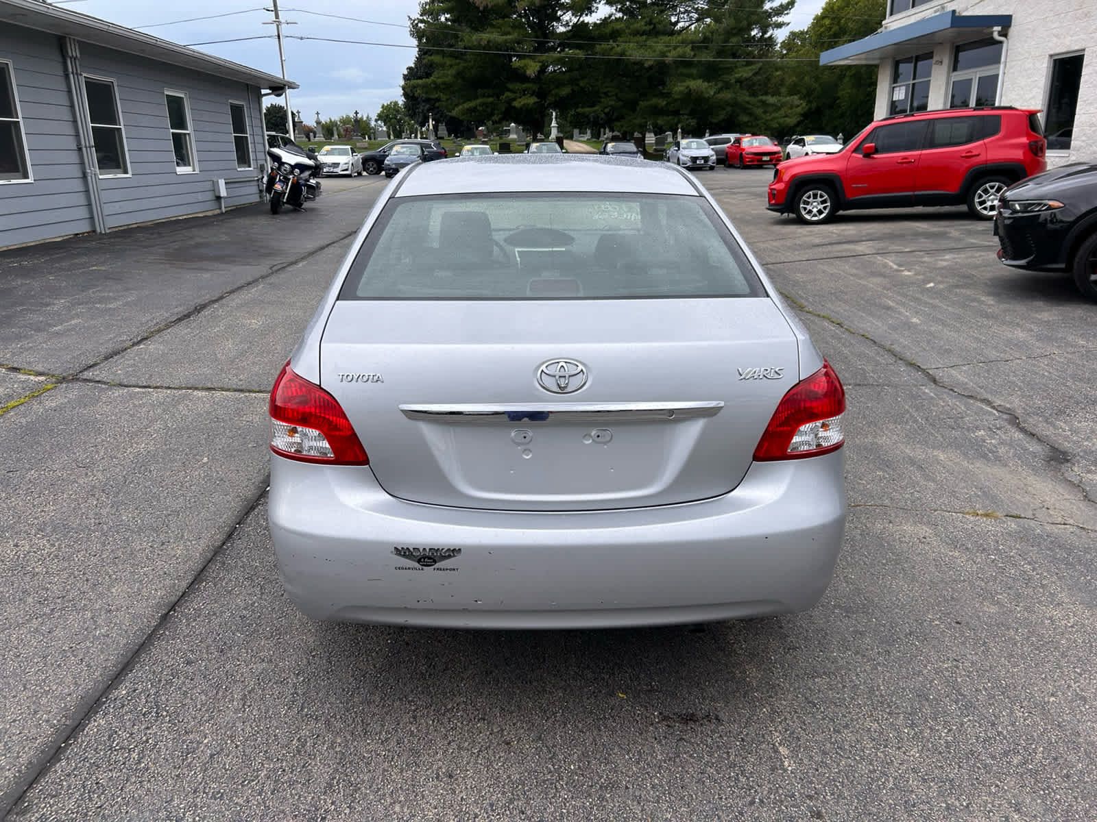 Used 2009 Toyota Yaris Sedan w/ Convenience Pkg FWD image 4