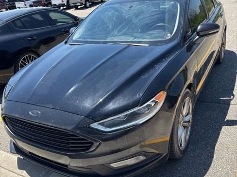 Used 2017 Ford Fusion SE w/ Fusion SE Technology Package AWD/4WD image 3