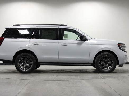 New 2026 Ford Expedition Platinum w/ Stealth Appearance Package image 3