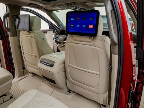 Used 2025 Cadillac Escalade Sport Platinum w/ LPO, Floor Liner Package image 31