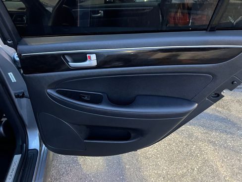 Used 2013 Hyundai Genesis 3.8 image 24