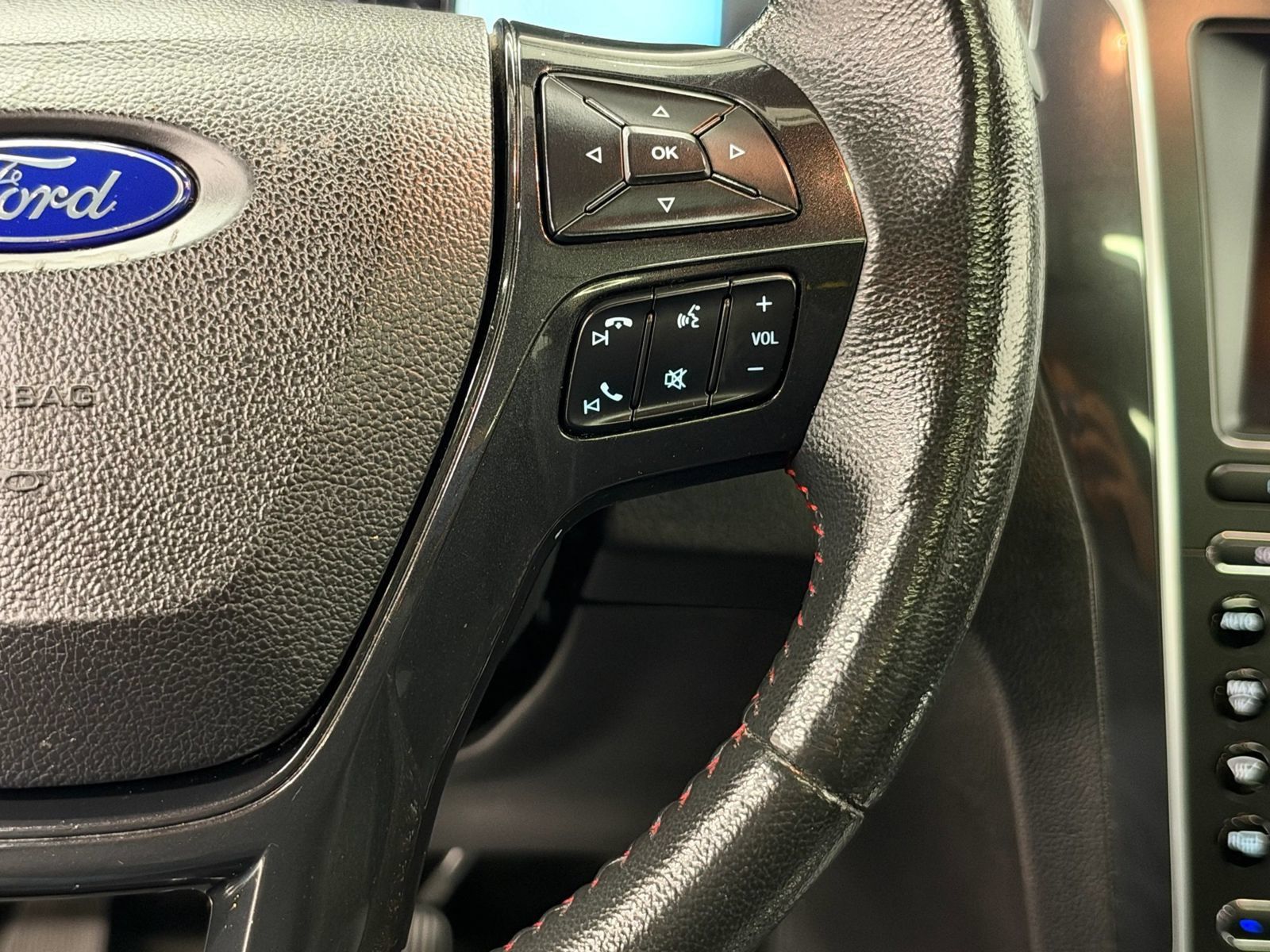 Used 2018 Ford Explorer Sport w/ Equipment Group 401A AWD/4WD image 31