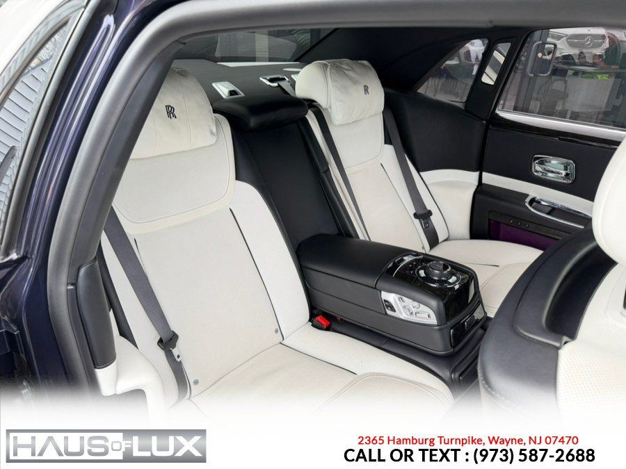 Used 2018 Rolls-Royce Ghost RWD image 4