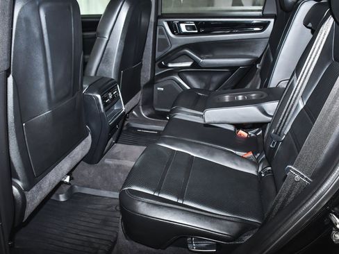 Used 2020 Porsche Cayenne E-Hybrid image 54