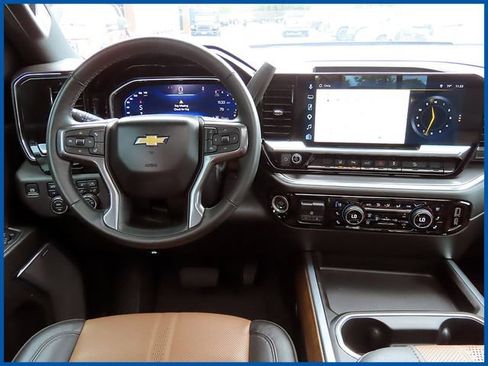 Used 2024 Chevrolet Silverado 2500 High Country w/ High Country Premium Package AWD/4WD image 13