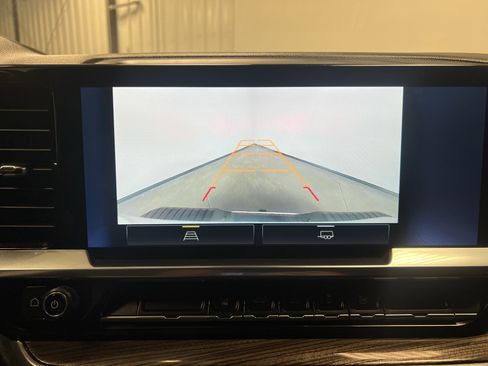 Used 2024 Chevrolet Silverado 2500 LT image 25