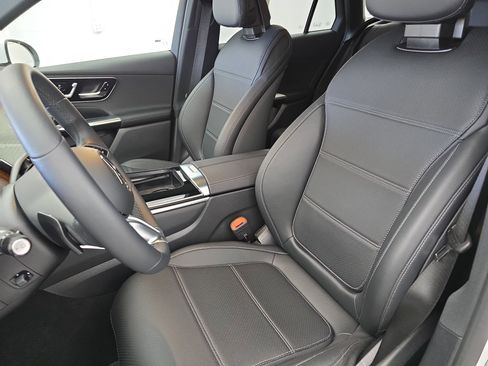 Used 2025 Mercedes-Benz GLC 300 image 15