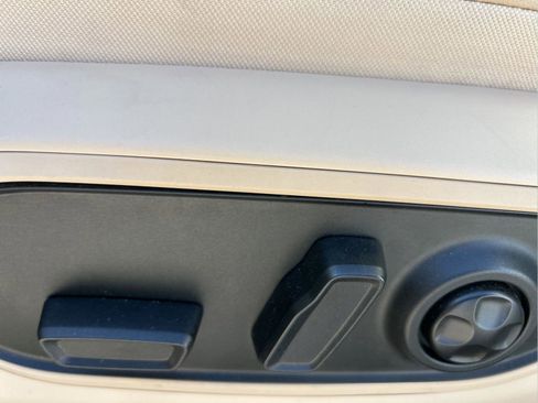 Certified 2023 Jeep Grand Cherokee Limited w/ Luxury Tech Group II image 27