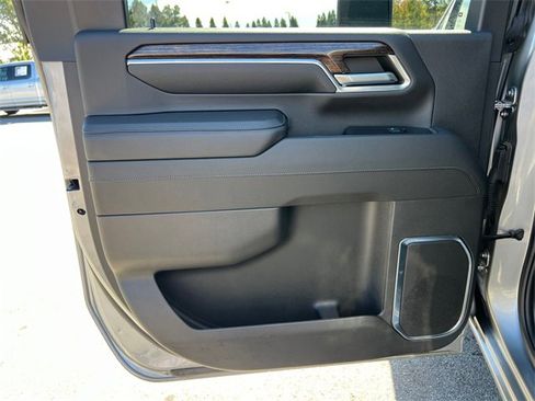 Certified 2024 GMC Sierra 2500 SLE w/ SLE Value Package; image 21