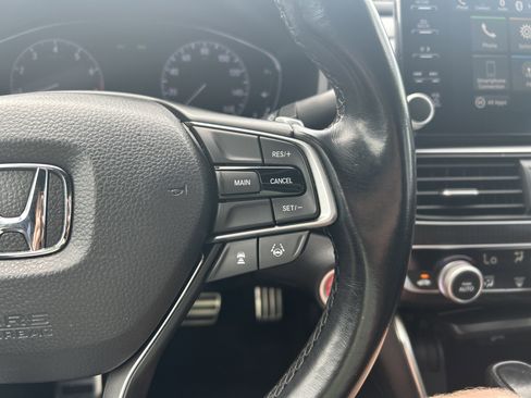 Used 2019 Honda Accord Sport image 14