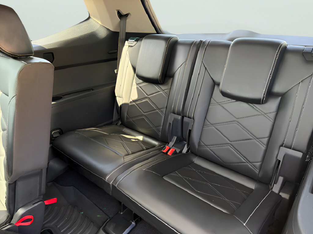 Used 2024 Volkswagen Atlas SE w/ Panoramic Sunroof Package FWD image 39