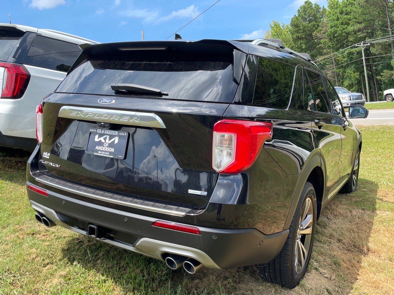 Used 2020 Ford Explorer Platinum AWD/4WD image 4