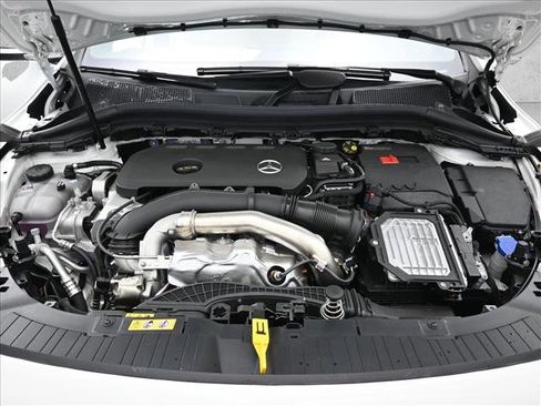 Certified 2025 Mercedes-Benz GLA 250 4MATIC image 30