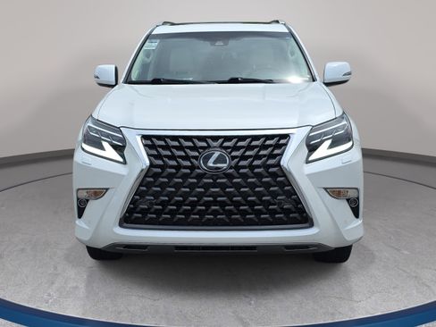Used 2022 Lexus GX 460 Luxury w/ Accessory Package AWD/4WD image 2