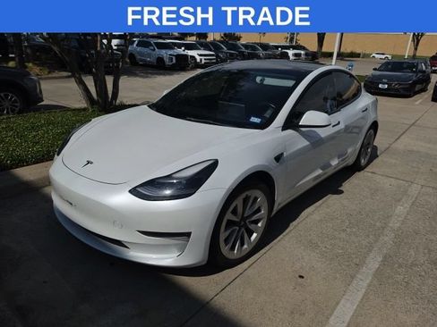 Used 2023 Tesla Model 3 Standard Range RWD image 1