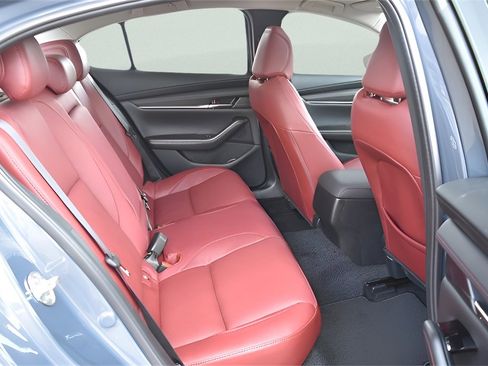 Used 2024 MAZDA MAZDA3 s image 31