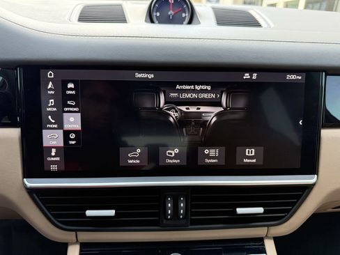 Used 2019 Porsche Cayenne image 32