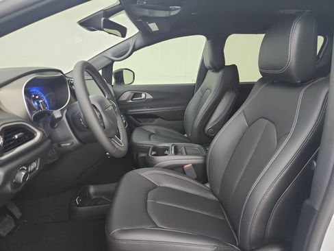 New 2027 Chrysler Pacifica LX FWD image 18
