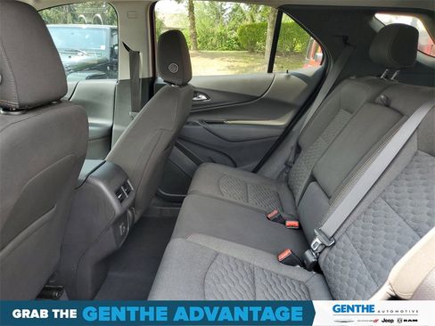 Used 2021 Chevrolet Equinox LT image 24