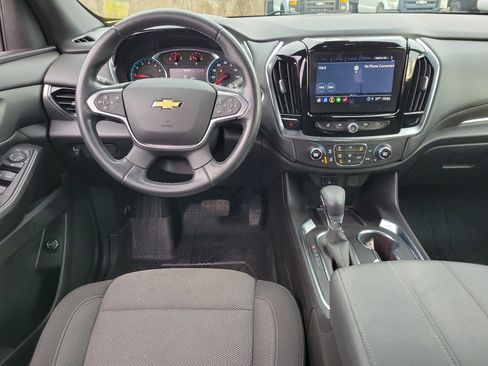 Used 2023 Chevrolet Traverse LT image 10