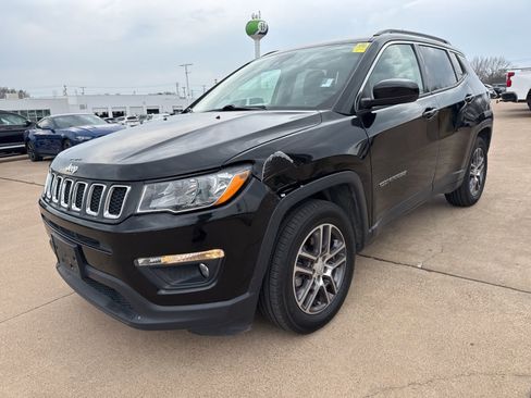 Used 2020 Jeep Compass Latitude image 3