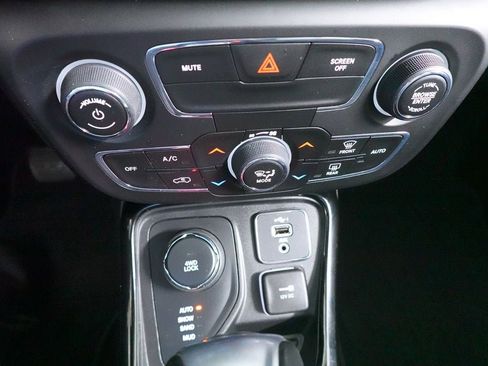 Used 2020 Jeep Compass Limited image 24