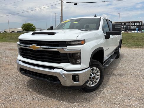 Used 2025 Chevrolet Silverado 2500 LT w/ Convenience Package AWD/4WD image 1