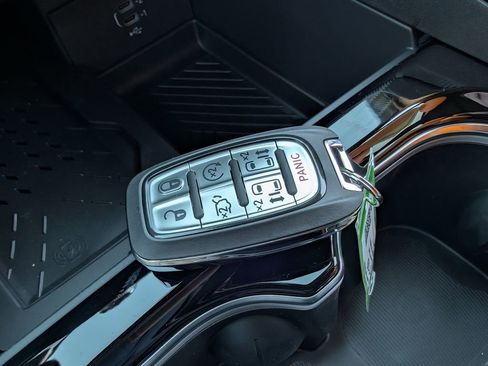 New 2026 Chrysler Pacifica Pinnacle w/ Trailer Tow Group image 24